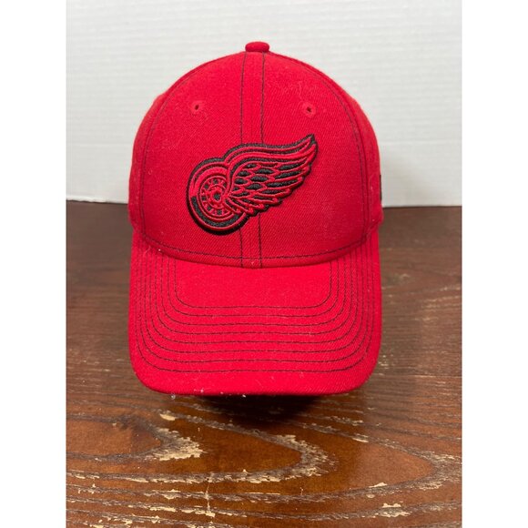 Detroit Red Wings Youth Adjustable Red Cap By New Era - Polyester X3 - Picture 1 of 4